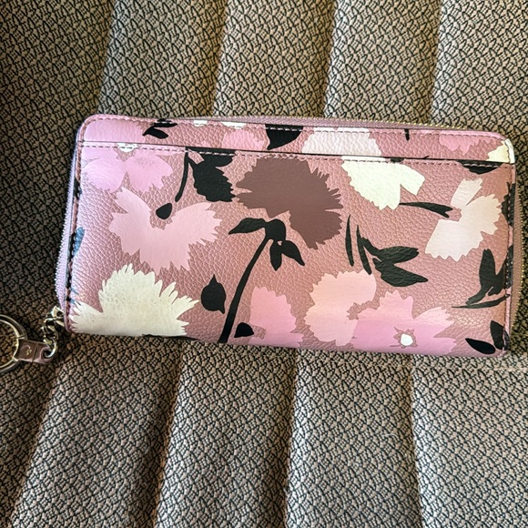 Kate Spade Large Wallet with Keyring - Picture 3 of 4